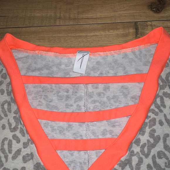 cheetah print top - Picture 3 of 4